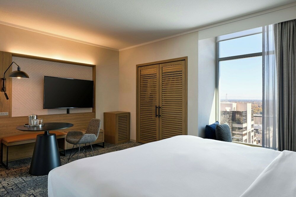 Фото Sheraton Grand Sacramento Hotel