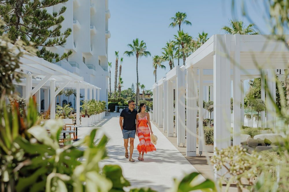 Фото Golden Coast Beach