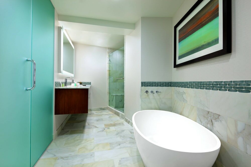 Фото The Westin Bonaventure Hotel & Suites Los Angeles