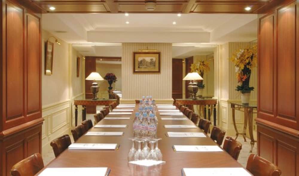 Фото Best Western Premier Trocadero La Tour 