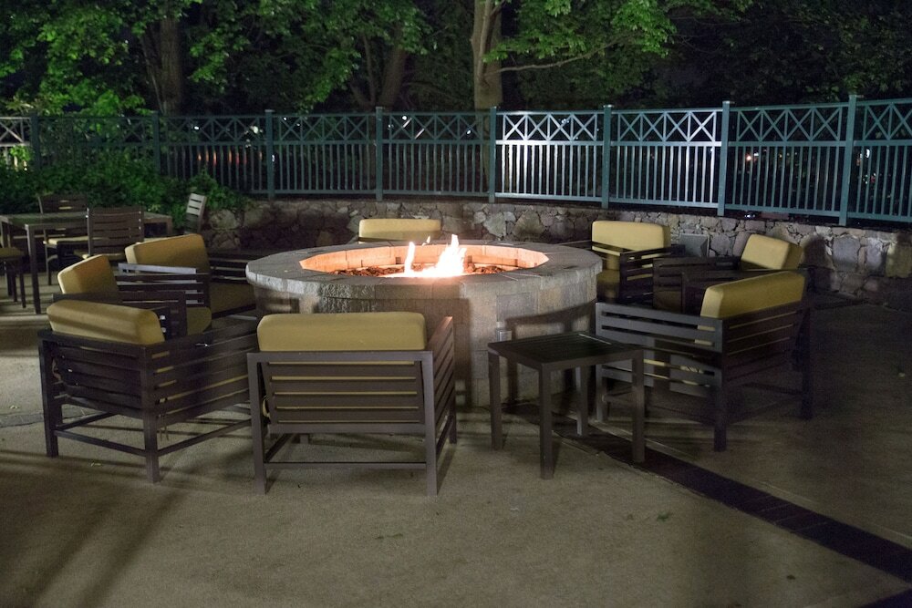 Фото Courtyard by Marriott Boston Waltham