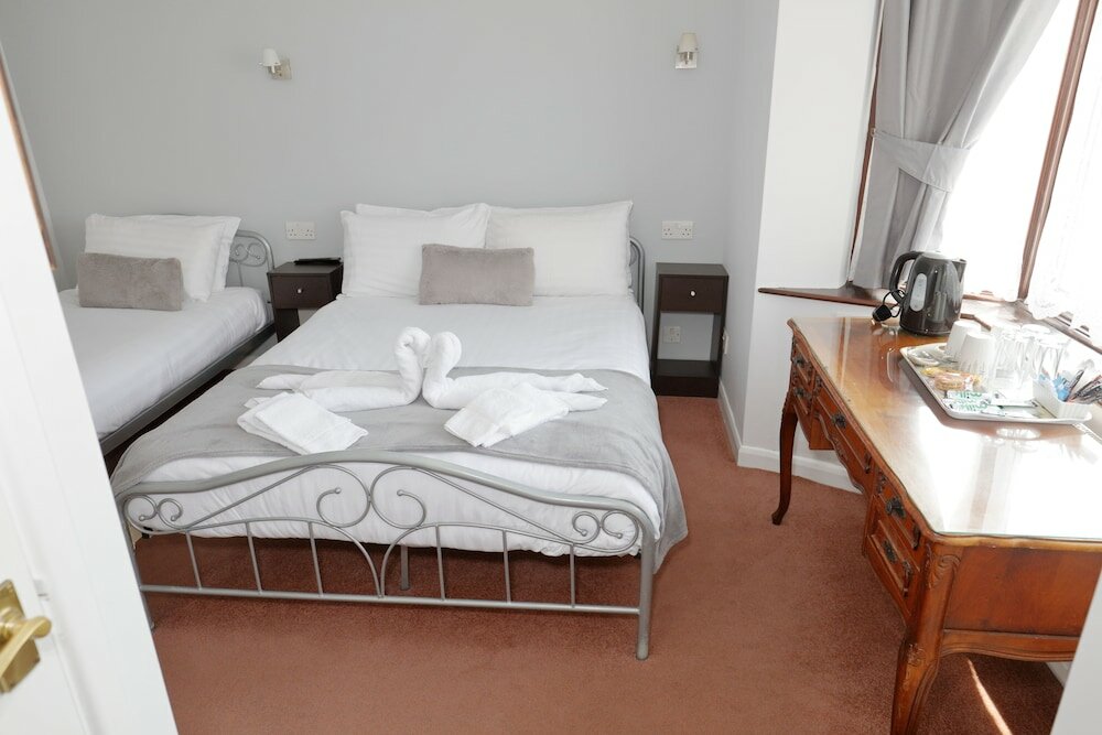 Фото Aylesbray Lodge