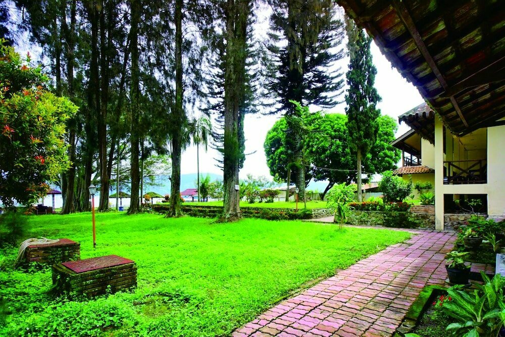 Hotel Hotel Pandu Lakeside Tuktuk, North Sumatra, photo