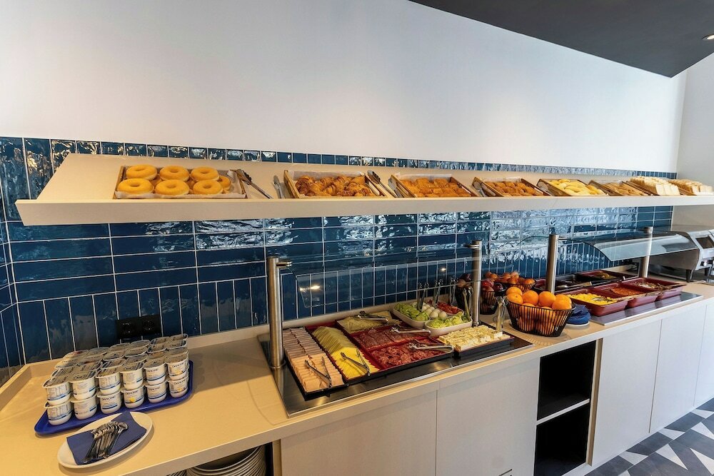 Фото Travelodge Barcelona Poblenou