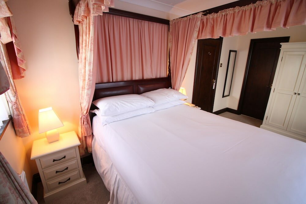 Фото The Pilgrims Hotel