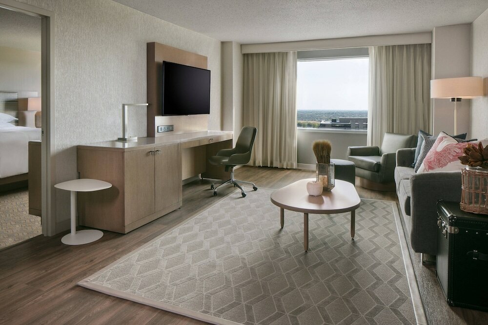 Фото Sheraton Overland Park Hotel at the Convention Center