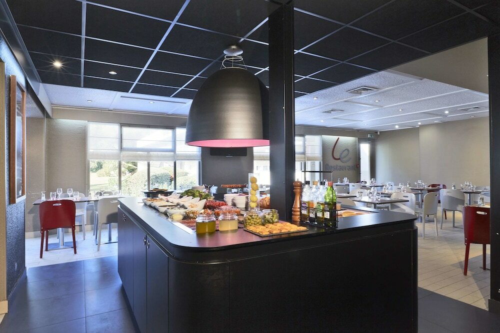 Фото Campanile Lyon Nord