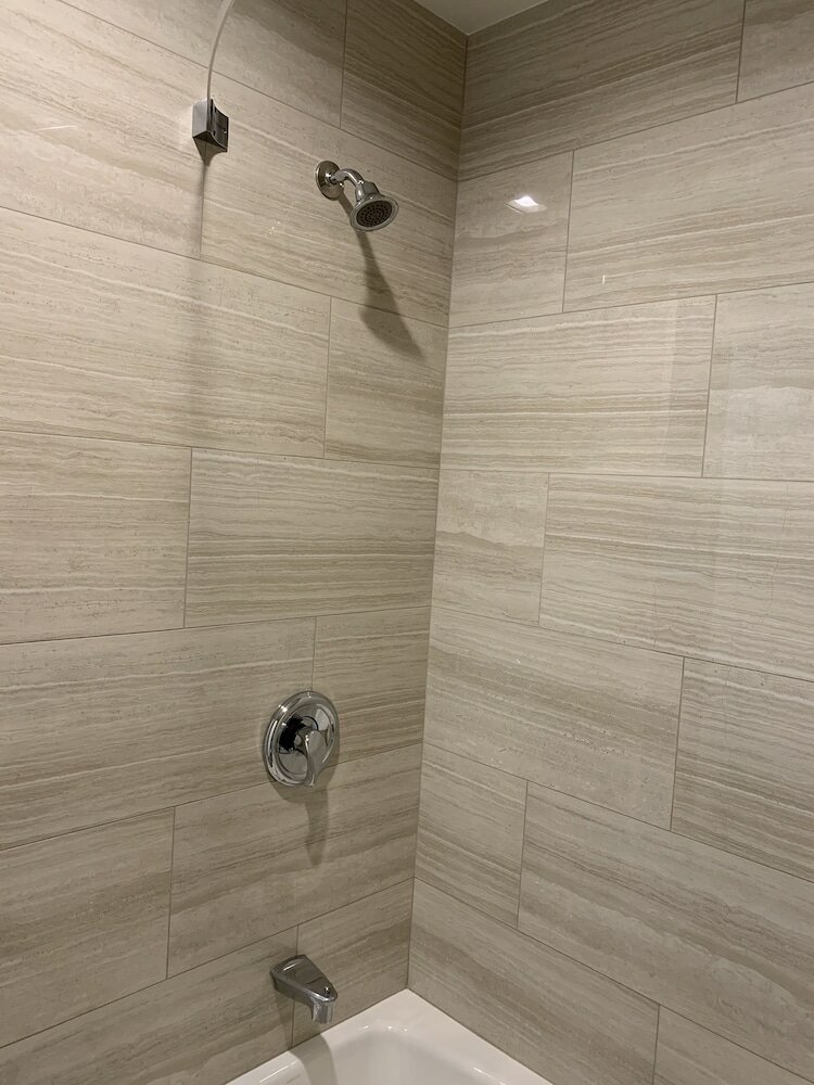 Фото Industry Inn & Suites