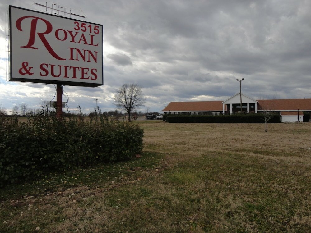 Фото Royal Inn and Suites