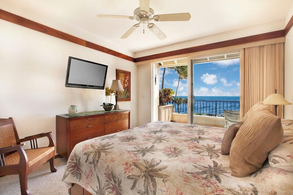 Фото Whalers Cove Oceanfront Resort