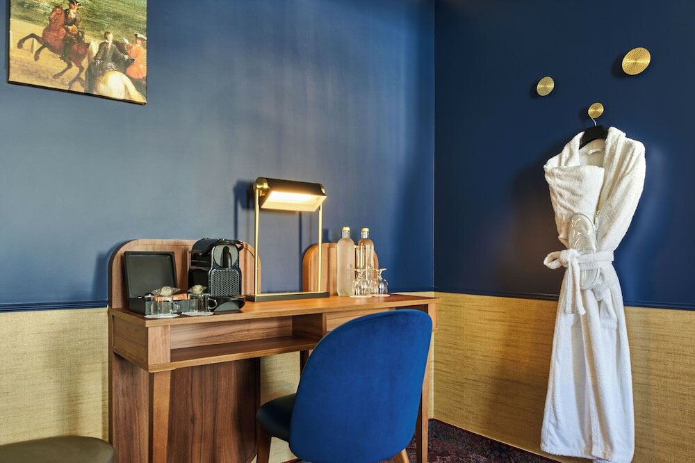 Фото Hôtel Le Versailles