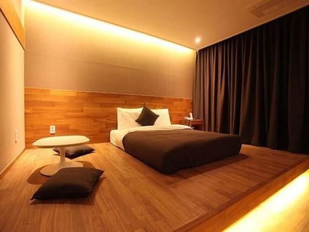 Фото Designers Hotel The Rich