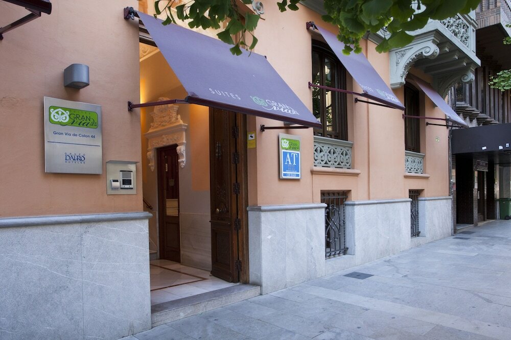 Фото Suites Gran VIA 44 Apartahotel