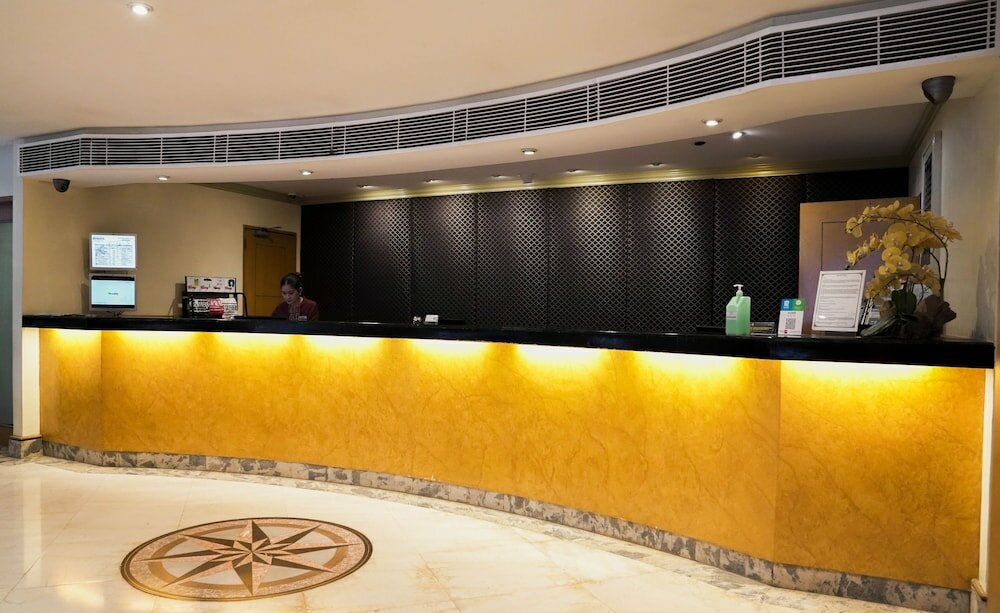 Фото Berjaya Makati Hotel