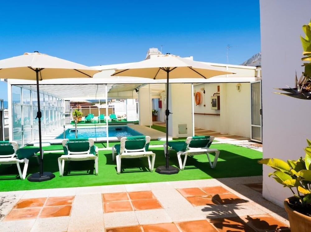 Фото Hotel Monarque El Rodeo