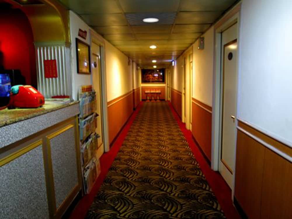 Фото One Plus One Hotel