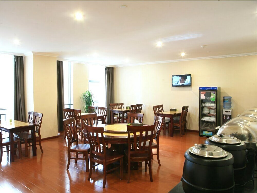 Фото GreenTree Inn Shaoxing Keqiao Xingyue Road Zhongqing Building Hotel