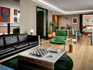 Гостиница The Drake Hotel