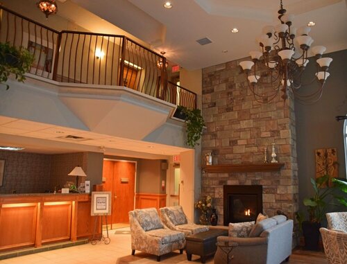 Гостиница Stone Gate Inn в Ориллии