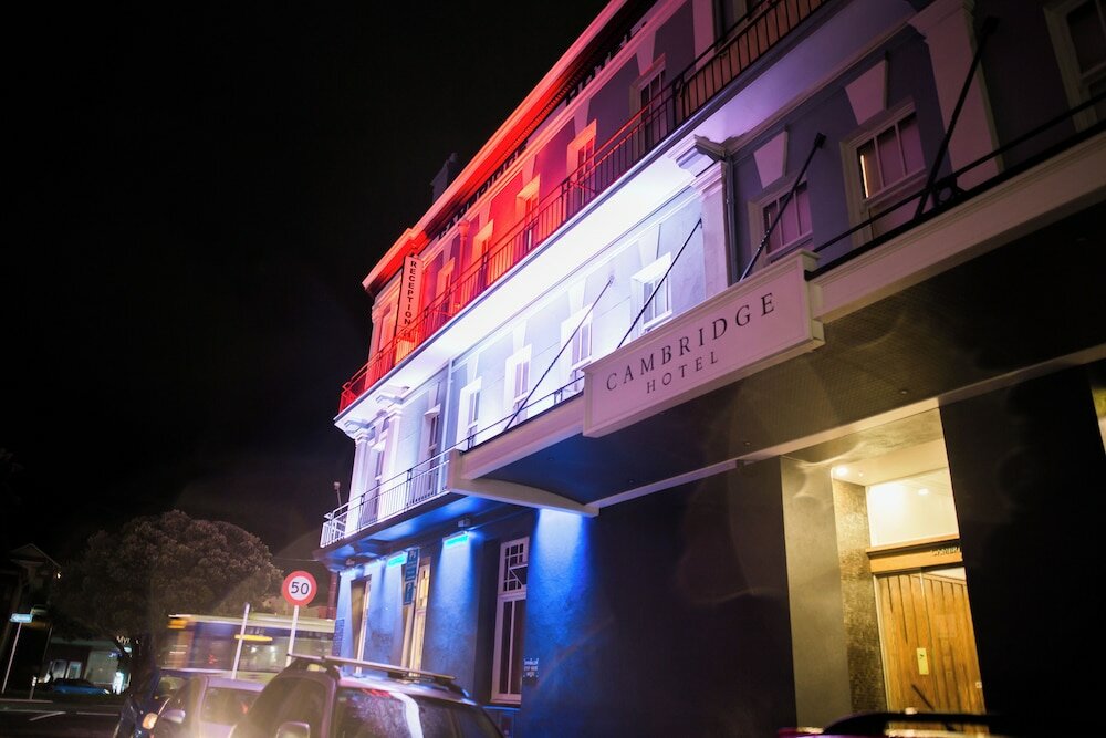 Фото The Cambridge Hotel