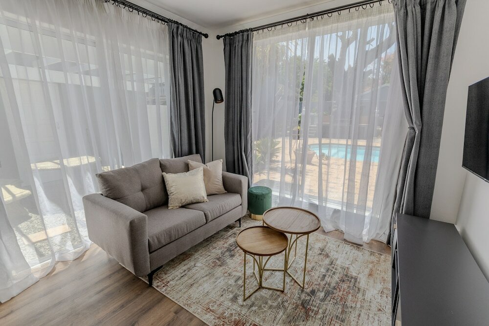 Фото George Lodge International