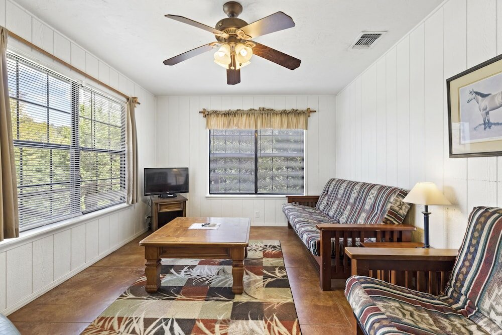 Фото Thunderbird Resort & Event Center