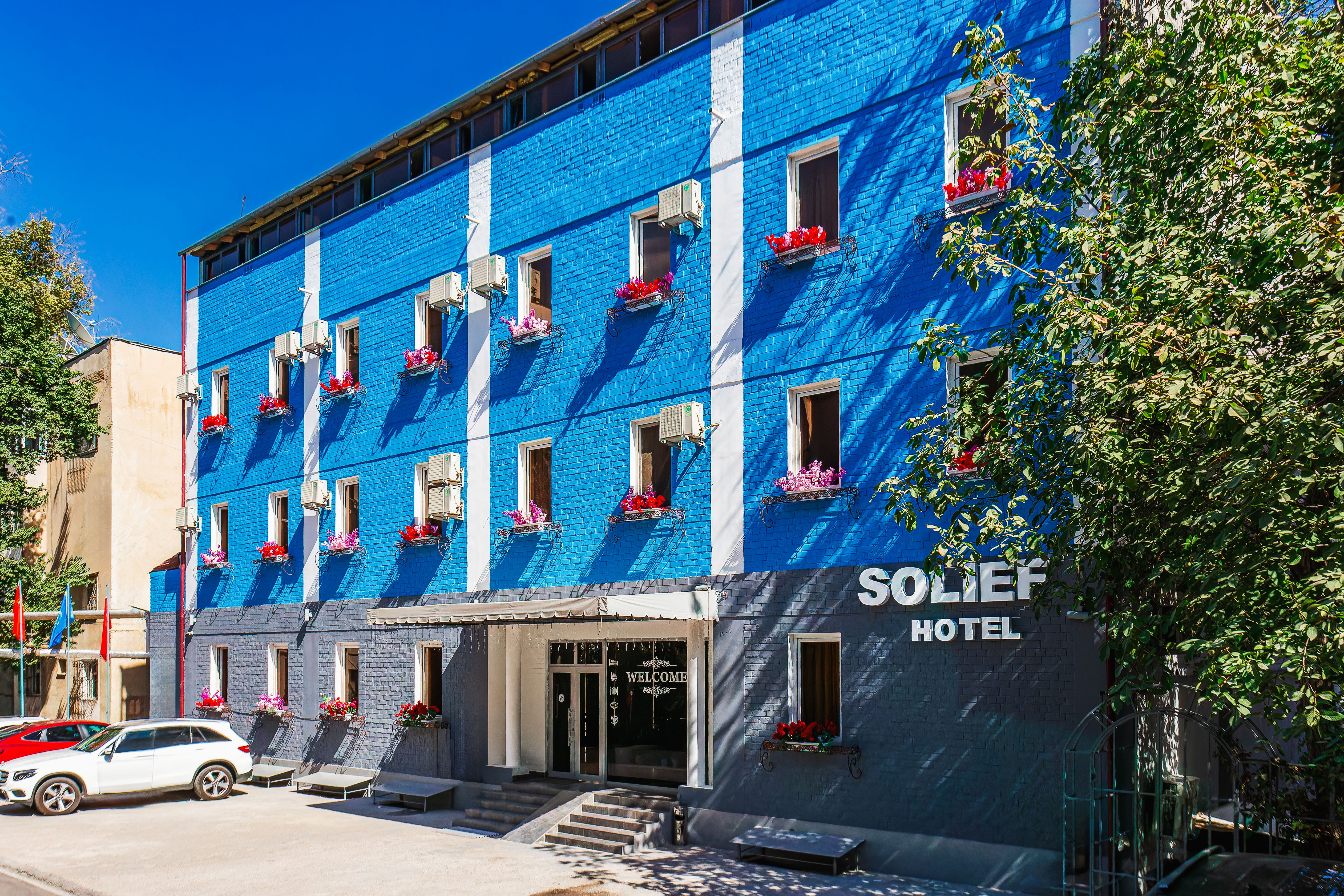 Фото отеля 1