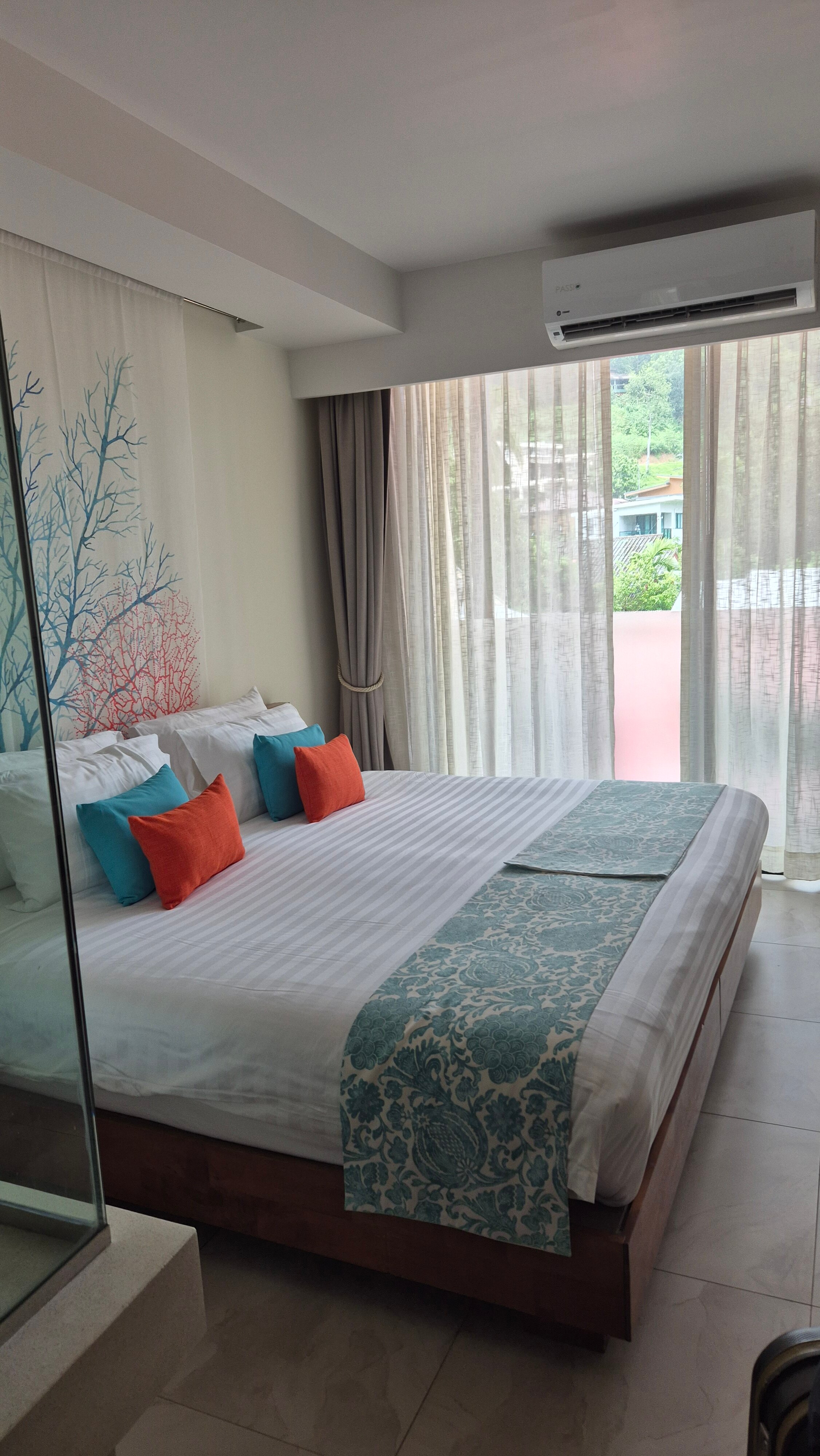 Фото Bandara Beach Resort Phuket