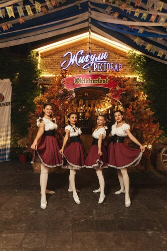 Oriq qiz dosti bilan uyda jinsiy aloqa