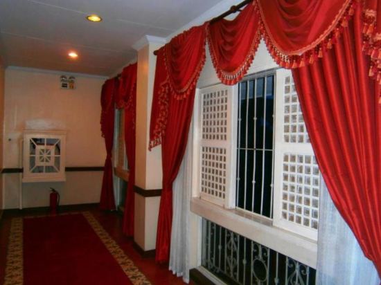 Фото White Knight Hotel Intramuros