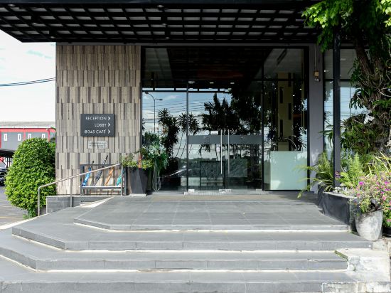 Фото Grand Ratchapruek Hotel