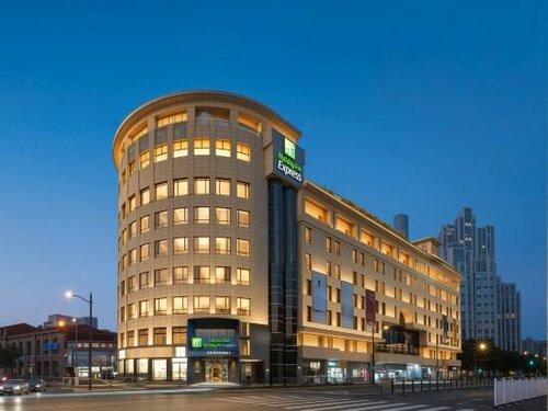 Holiday Inn Express Shanghai on The Bund by IHG