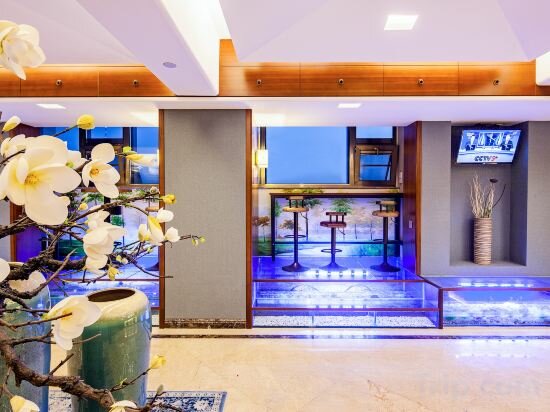 Фото Lujia International Hotel