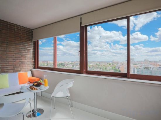 Фото Hotel Chamartin The One