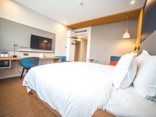 Фото Holiday Inn Express Nanjing Xuanwu Lake by IHG