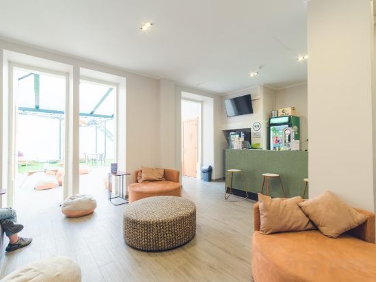 Фото Wot Lisbon Patio - Hostel