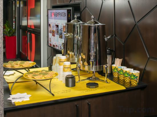 Фото Staypineapple, Hotel Five, Downtown Seattle