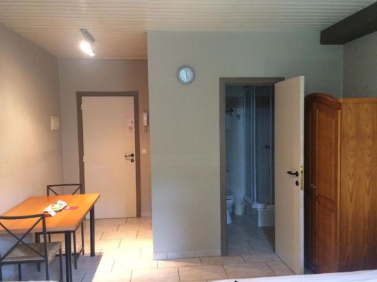 Фото Condo Gardens Brussels