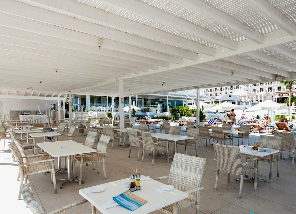 Фото Vrissiana Beach Hotel