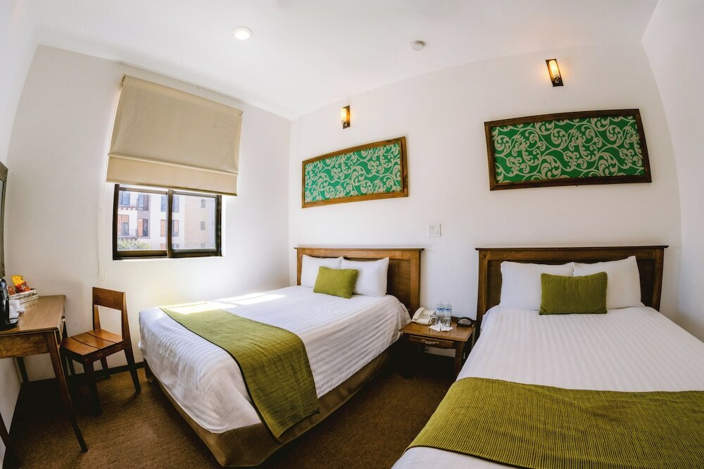 Фото отеля 2