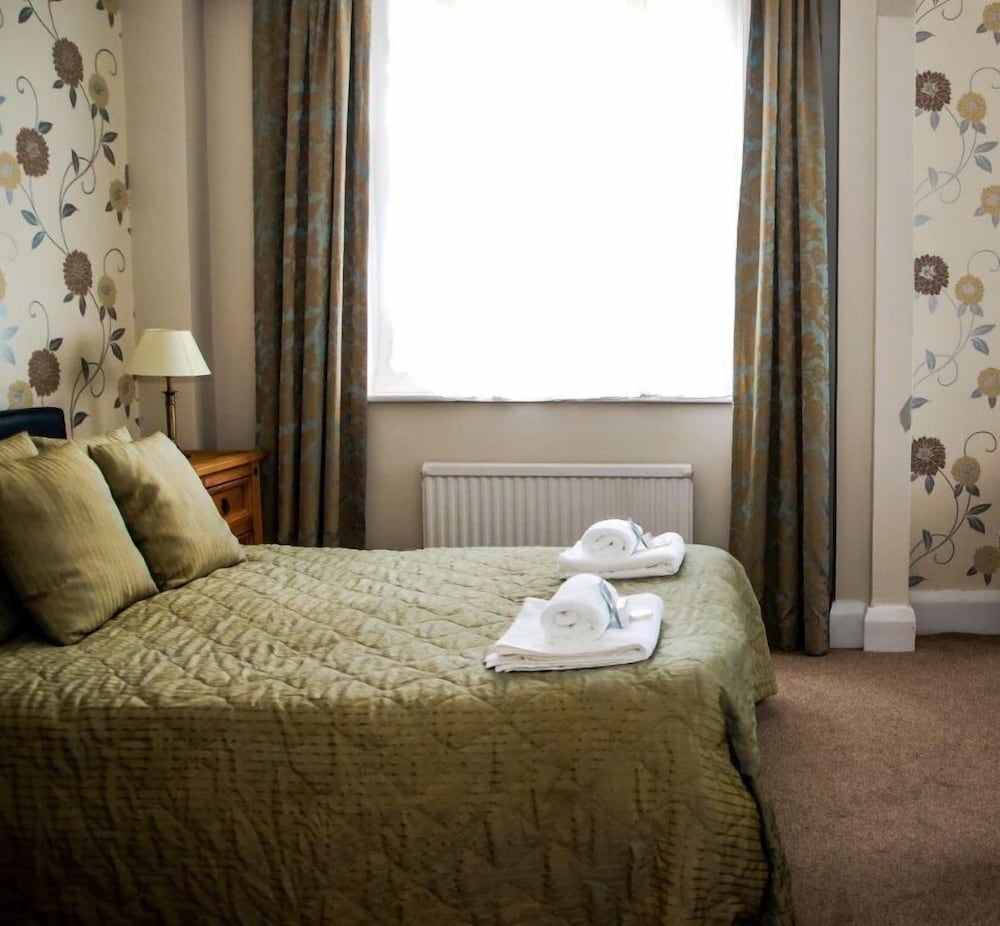 Фото The Cumberland Hotel