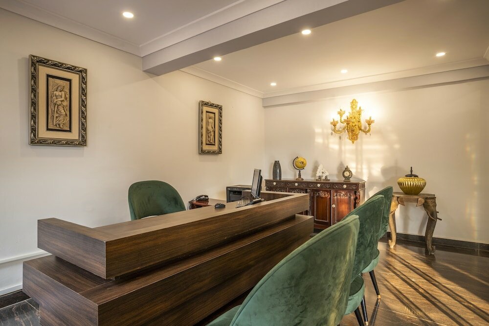 Фото Stone Wood River Front