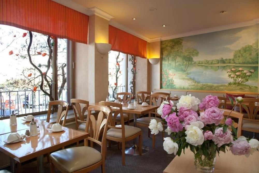 Фото Hotel Rotkreuzplatz