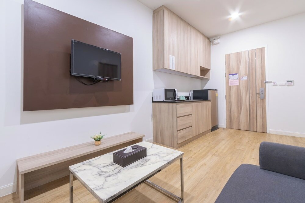 Фото Leela Orchid Hotel