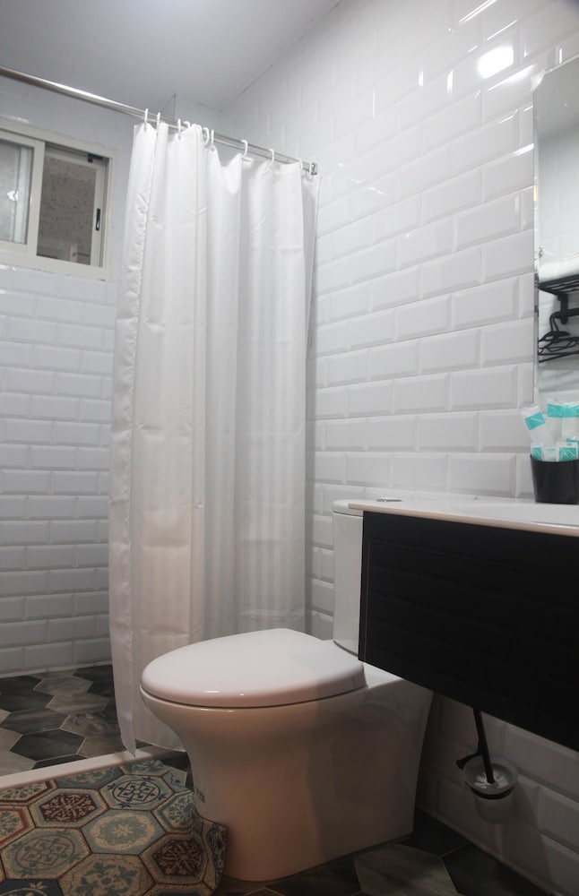 Фото Black House