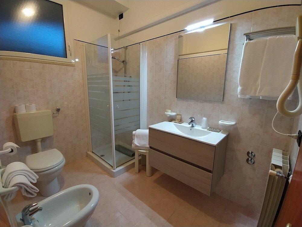 Фото Hotel Monica