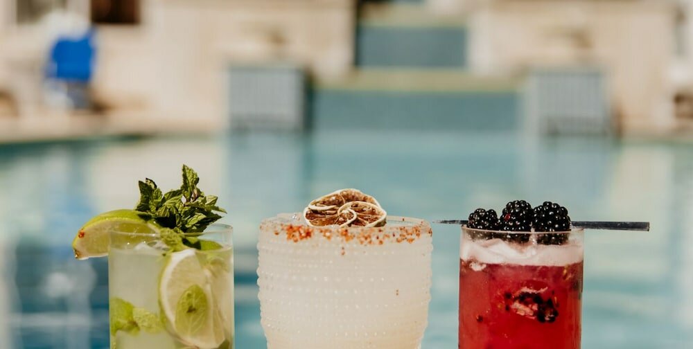 Фото Hotel Crescent Court