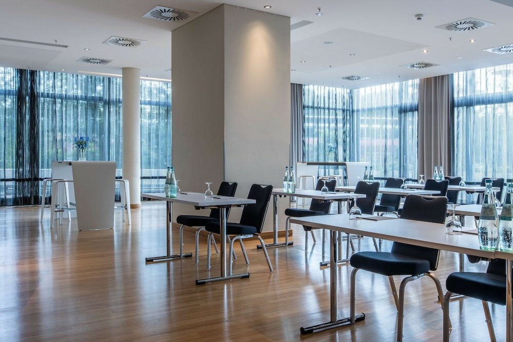 Фото Radisson Blu Hotel, Hamburg