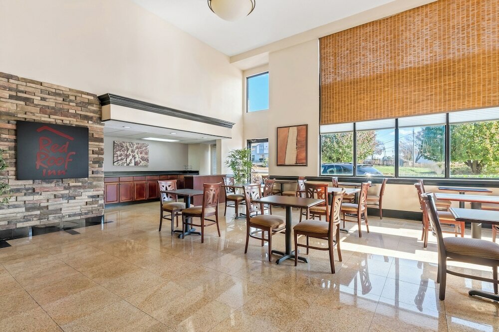 Фото Red Roof Inn Charlotte - University