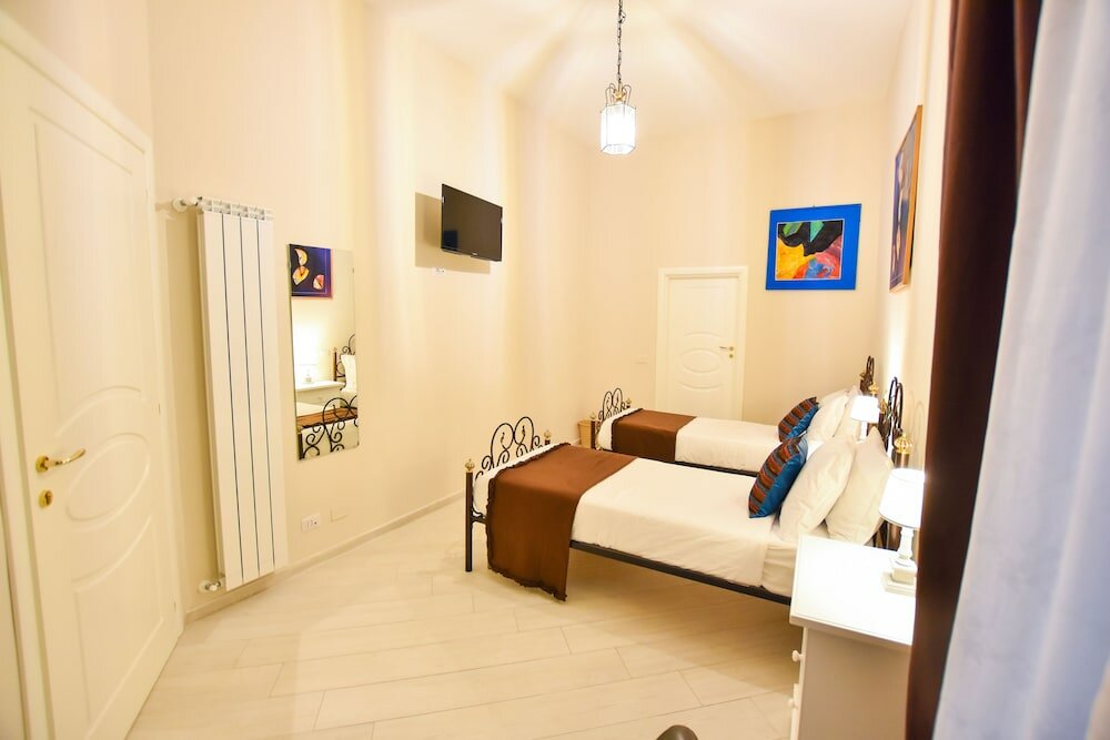 Фото Domus Borbonica